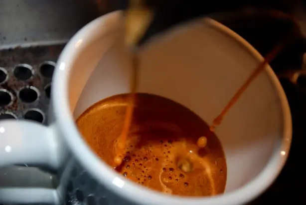 Foto von Italienischer Caffè Doppio klassisch – fertig angerichtet