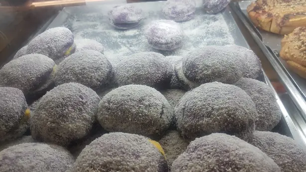 Foto von Philippinisches Double Buddy Brot – fertig angerichtet