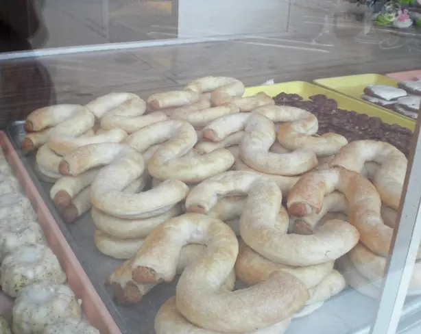 Foto von Holländische Mandelbriefe (S-Form) – fertig angerichtet