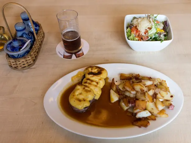 Foto von Düsseldorfer Senfrostbraten klassisch – fertig angerichtet