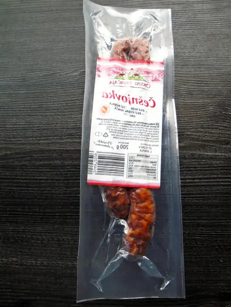 Foto von Kroatische Češnjovka Knoblauchwurst – fertig angerichtet