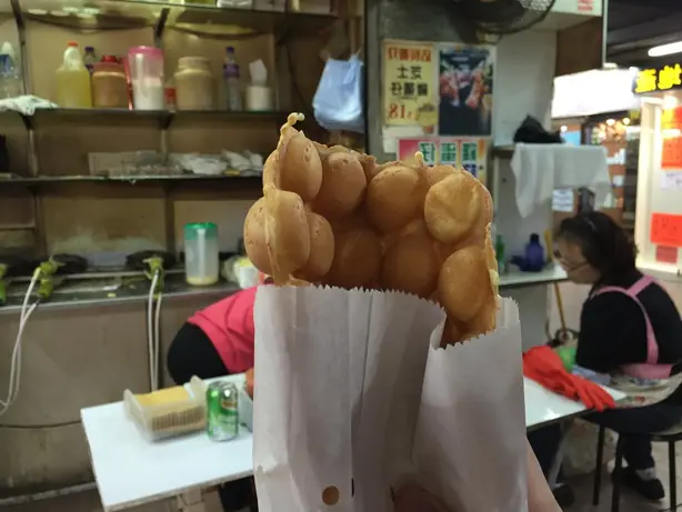 Foto von Hong Kong Egg Waffles klassisch – fertig angerichtet