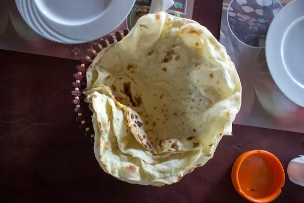 Foto von Ägyptisches Bataw-Brot aus Gerste – fertig angerichtet