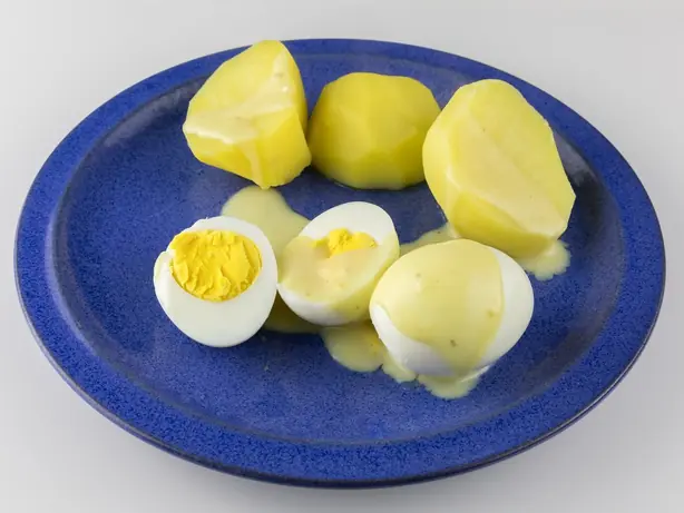 Foto von Klassische Eier in Senfsauce (2) – fertig angerichtet