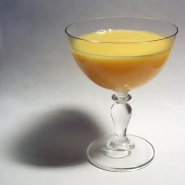 Foto von Selbstgemachter Eierlikör – fertig angerichtet