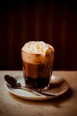 Foto von Wiener Einspänner klassisch – fertig angerichtet