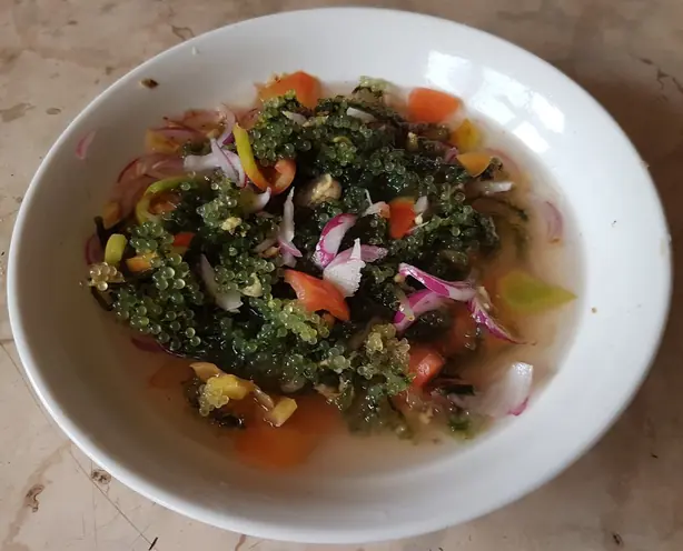 Foto von Philippinischer Lato Algensalat – fertig angerichtet