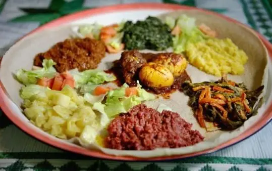 Foto von Eritreisches Rindergulasch Zigni – fertig angerichtet