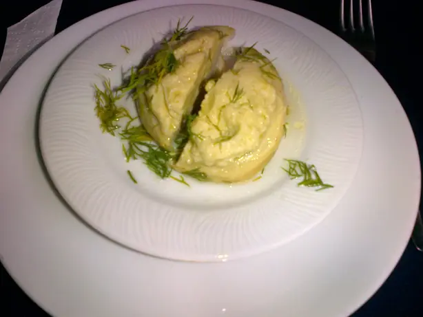 Foto von Türkische Fava-Bohnenpaste – fertig angerichtet