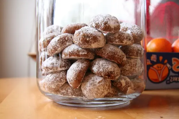 Foto von Klassische Deutsche Pfeffernüsse (2) – fertig angerichtet