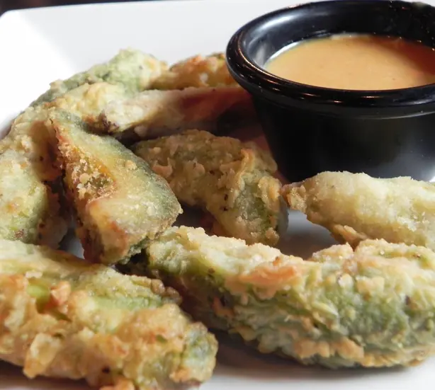 Foto von Kalifornische Avocado-Fries – fertig angerichtet