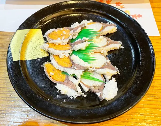 Foto von Japanisches Funazushi Narezushi – fertig angerichtet