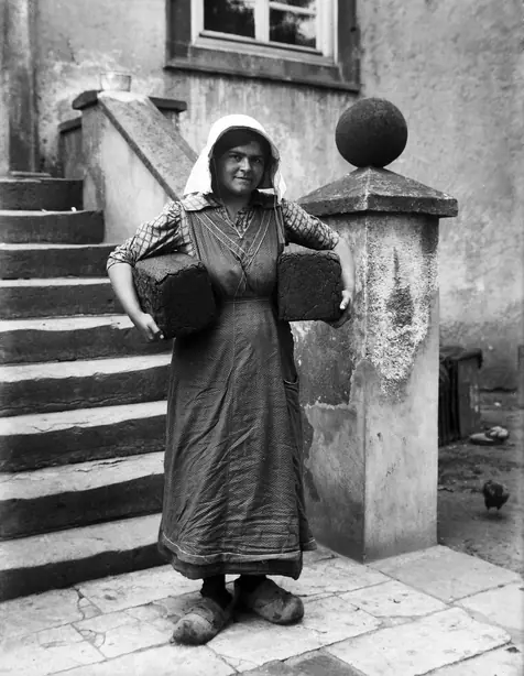 Foto von Westfälischer Pumpernickel klassisch – fertig angerichtet