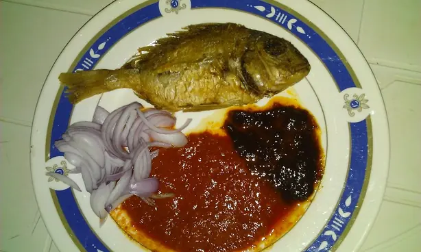 Foto von Ghanaische Shito Pfeffersauce – fertig angerichtet