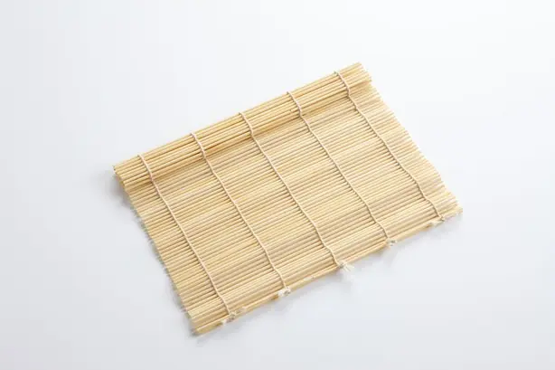 Foto von Klassisches Koreanisches Gimbap (2) – fertig angerichtet