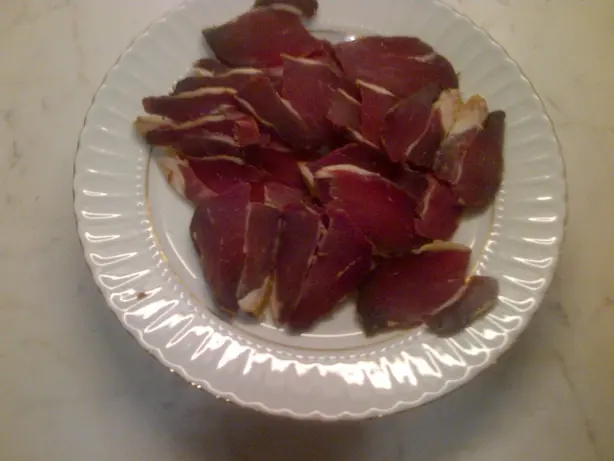 Foto von Türkisches Pastırma Hausgemacht – fertig angerichtet