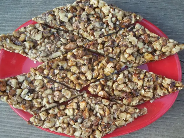 Foto von Georgisches Gosinaki Neujahrskonfekt – fertig angerichtet