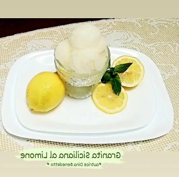 Foto von Sizilianische Zitronen-Granita – fertig angerichtet