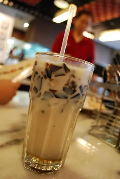 Grass jelly and soymilk flickr user avlxyz – Foto: avlxyz (CC BY-SA 2.0)