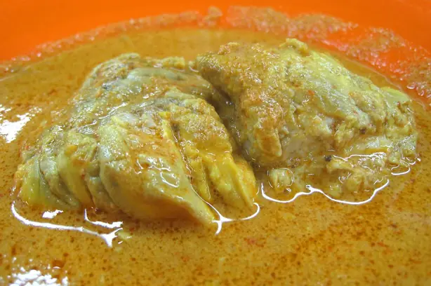 Foto von Indisches Ziegenhirn-Curry (Maghaz) – fertig angerichtet