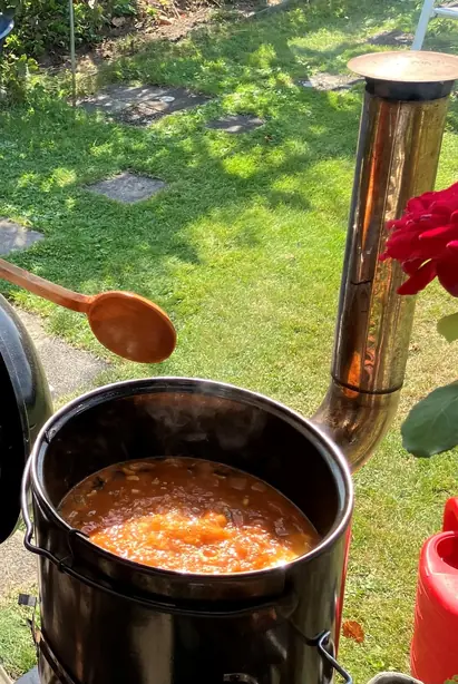 Foto von Klassische Ungarische Gulaschsuppe – fertig angerichtet