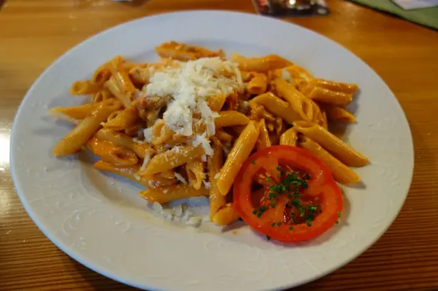 Foto von Südtiroler Hirtenmakkaroni klassisch – fertig angerichtet