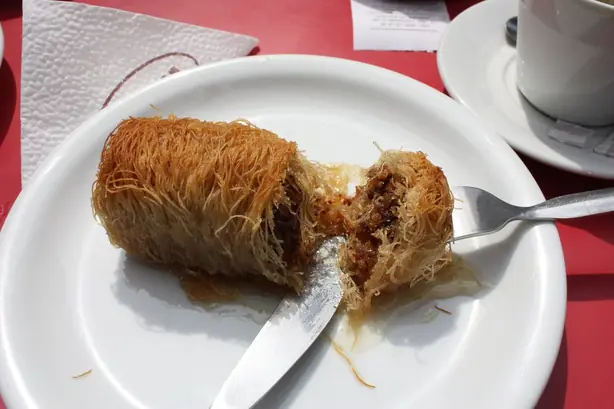 Foto von Griechisches Kadaifi Engelshaar – fertig angerichtet