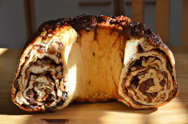 Foto von Kärntner Reindling klassisch – fertig angerichtet