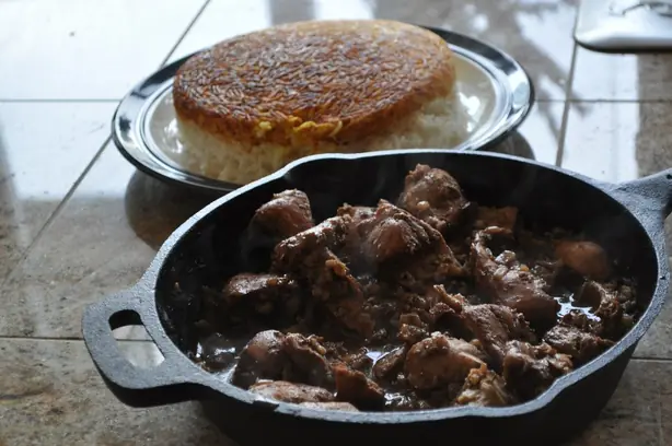 Foto von Persisches Fesendschān klassisch – fertig angerichtet