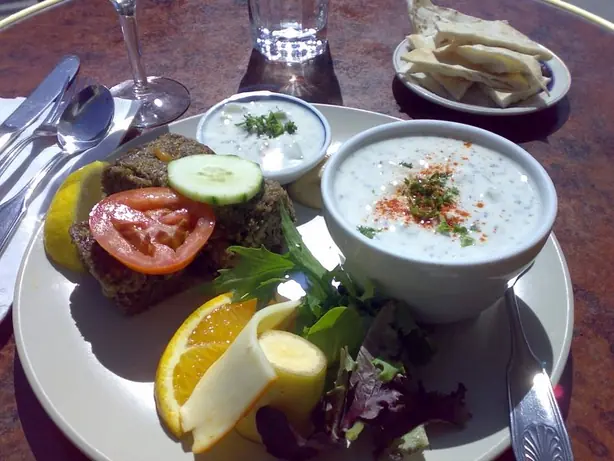 Foto von Armenische Sewan-Forelle gefüllt – fertig angerichtet