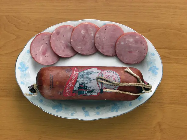Foto von Hausgemachte Krakauer Wurst – fertig angerichtet