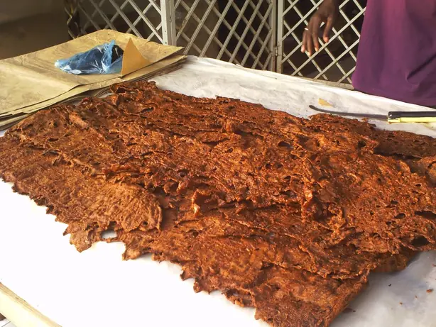 Foto von Westafrikanisches Kilishi klassisch – fertig angerichtet