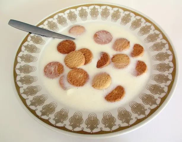 Foto von Dänische Koldskål klassisch – fertig angerichtet