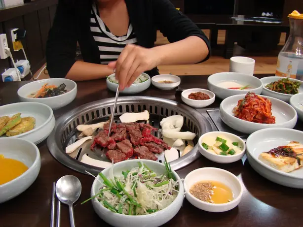 Foto von Klassisches Koreanisches Bulgogi (3) – fertig angerichtet