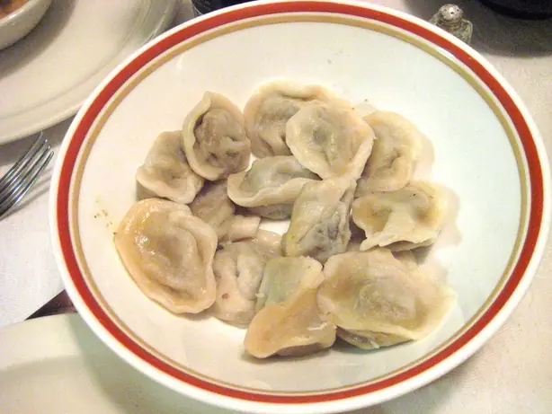 Foto von Klassische Jüdische Kreplach – fertig angerichtet