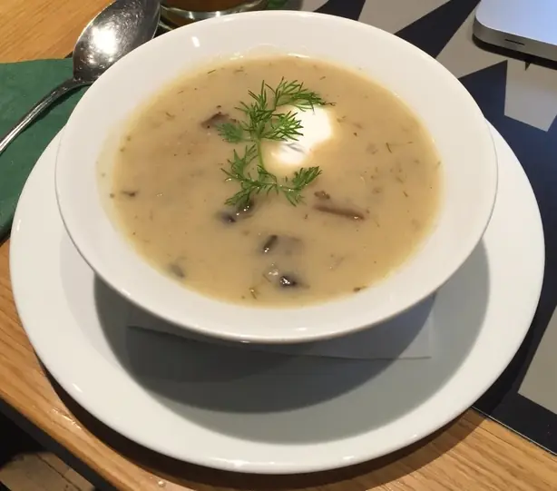 Foto von Böhmische Kulajda Pilzsuppe – fertig angerichtet