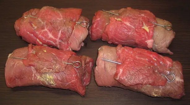 Foto von Klassische Rinderroulade – fertig angerichtet