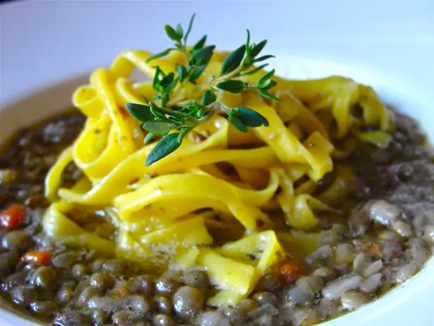 Foto von Umbrische Stringozzi alla Spoletina – fertig angerichtet
