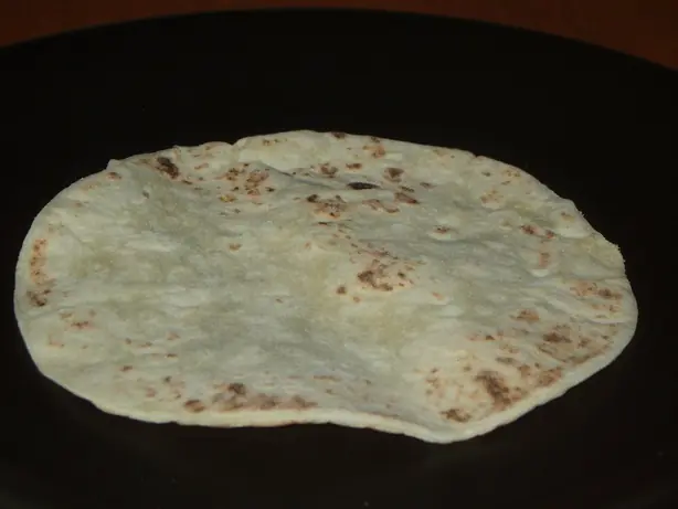 Foto von Norwegische Lompe Kartoffelfladen – fertig angerichtet