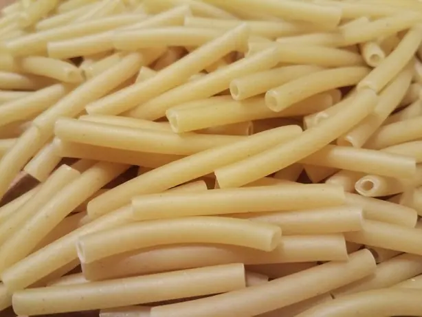 Foto von Schweizer Älplermagronen klassisch (2) – fertig angerichtet