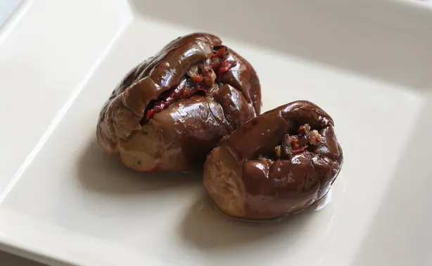 Foto von Syrische Eingelegte Auberginen Makdous – fertig angerichtet