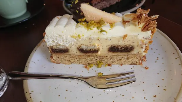 Foto von Klassische Wiener Malakofftorte – fertig angerichtet