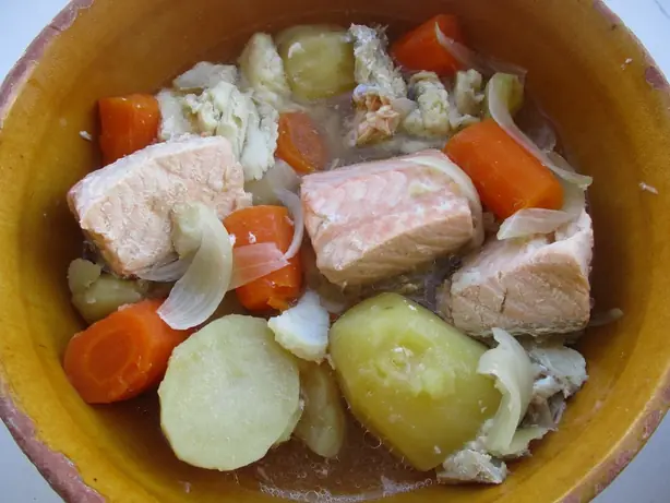 Foto von Französische Fisch-Matelote klassisch – fertig angerichtet