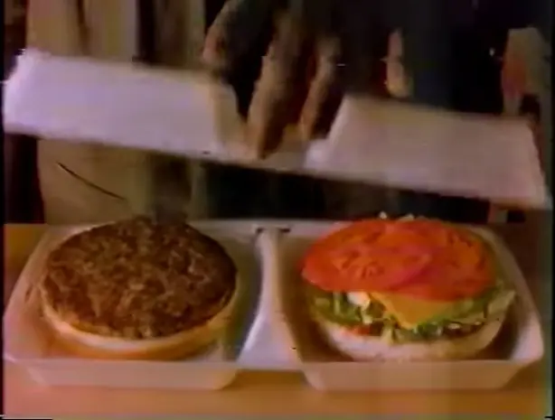 Foto von Big N’ Tasty im Hausstil – fertig angerichtet