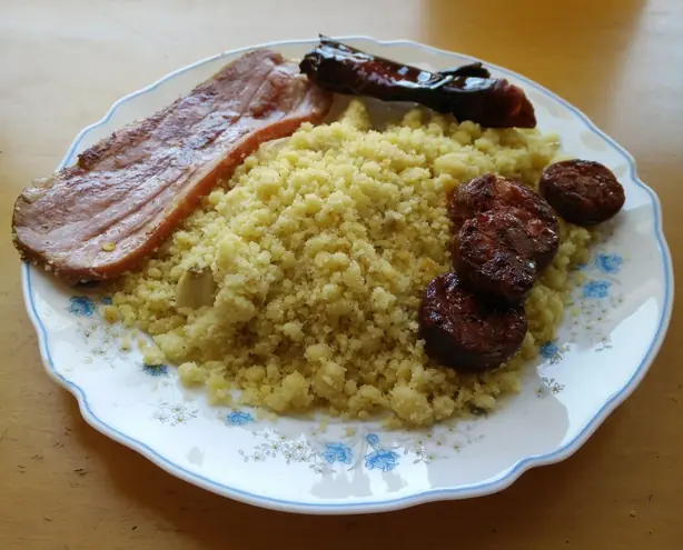 Foto von Spanische Migas de Pastor klassisch – fertig angerichtet