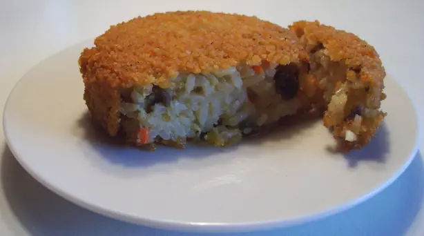 Foto von Niederländische Bamischijf Klassisch – fertig angerichtet