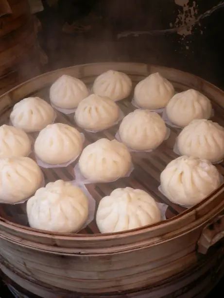 Foto von Japanische Nikuman Dämpfbrötchen – fertig angerichtet