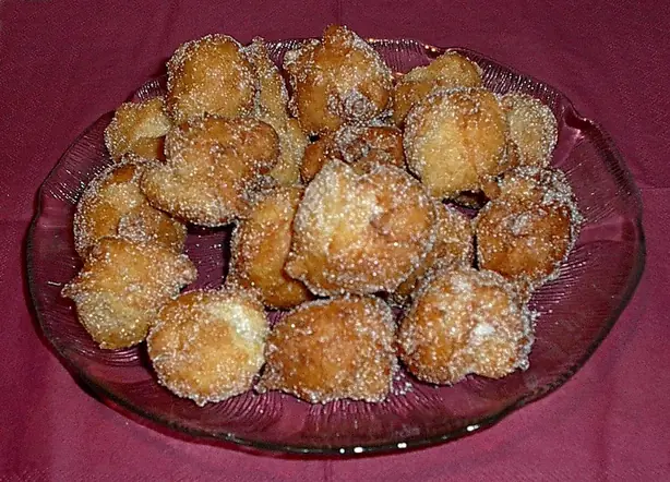 Foto von Schwäbische Nonnenfürzle klassisch – fertig angerichtet