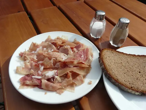 Foto von Süddeutscher Ochsenmaulsalat klassisch – fertig angerichtet