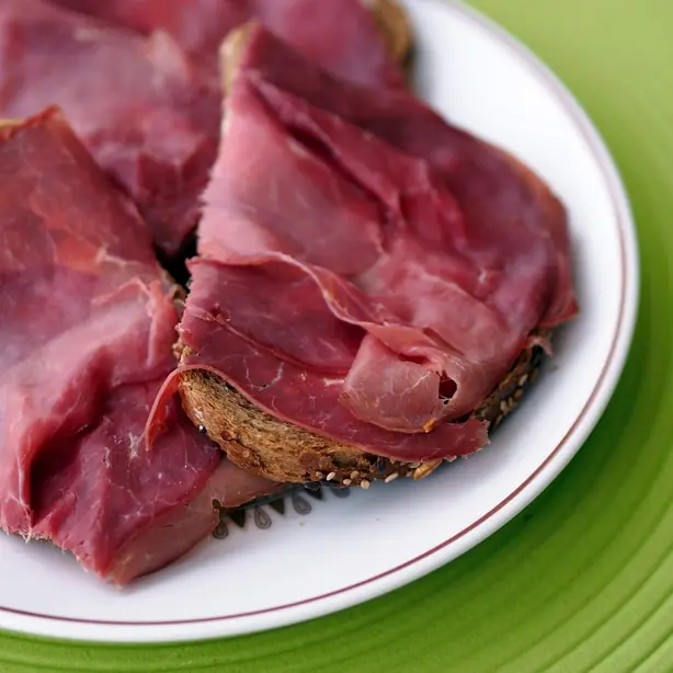 Foto von Französischer Pferdefleisch-Gulasch – fertig angerichtet